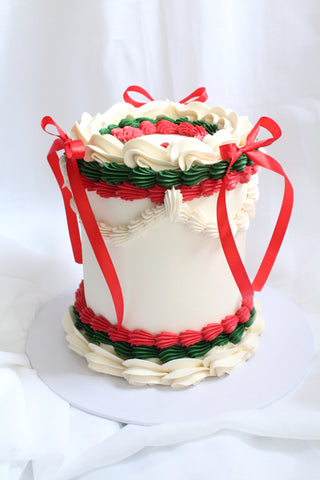 Christmas vintage piped cake